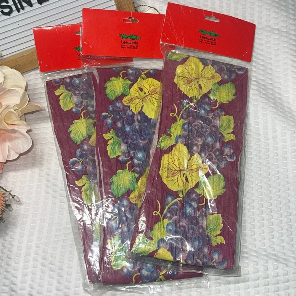 Vintage Happy Holidays Leewards lot 3 Pack 4”x9 Ft Grapes Winery Rare